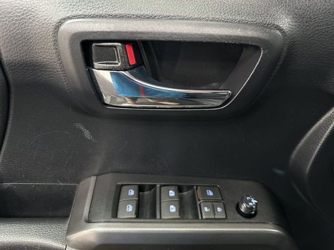 Used 2019 Toyota Tacoma TRD Sport AWD/4WD image 20