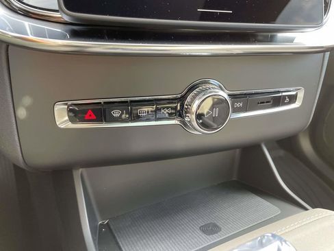 New 2026 Volvo XC90 B6 Plus w/ Protection Package Premier image 16