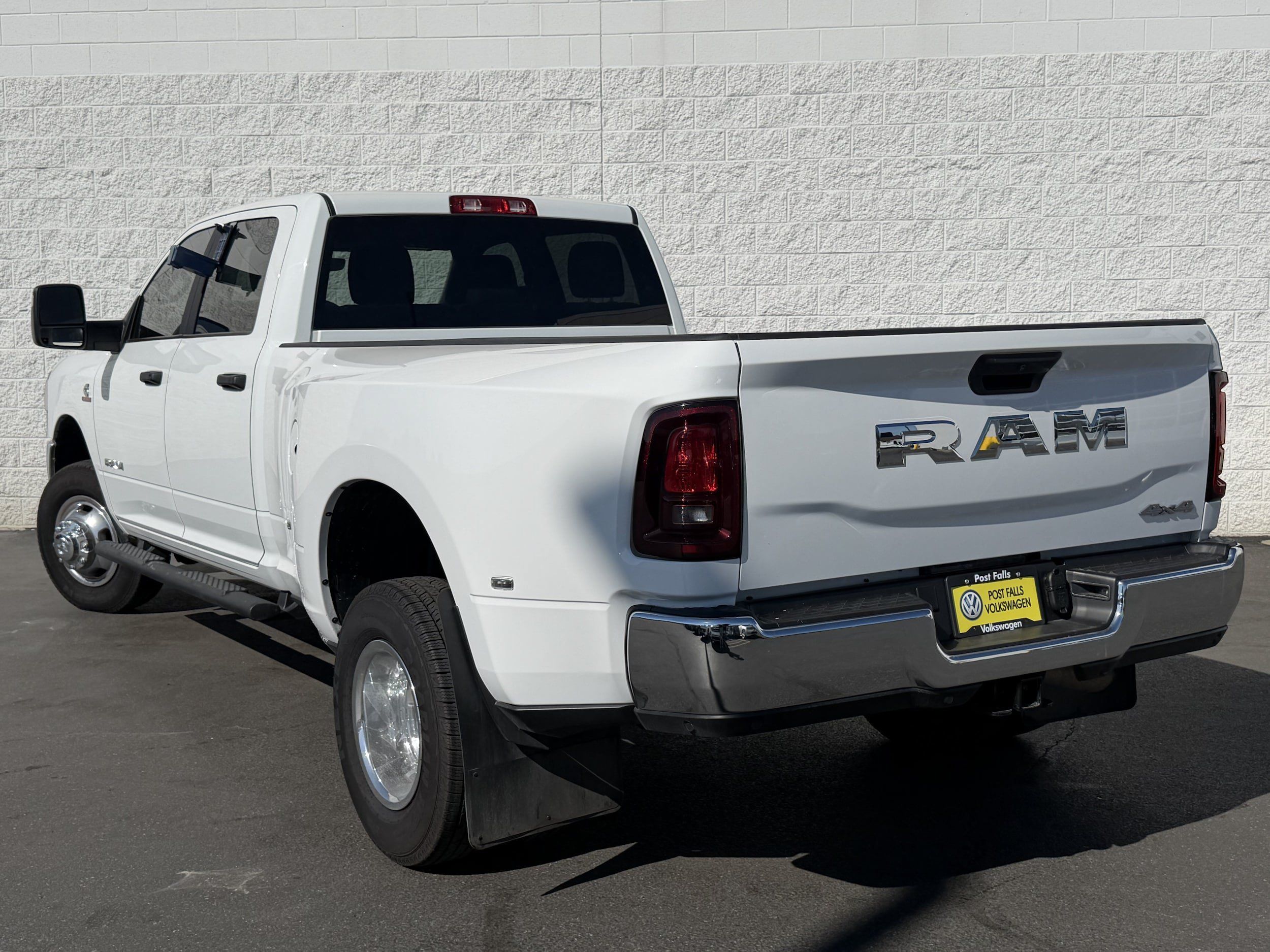 Used 2023 RAM 3500 Big Horn w/ Level 1 Equipment Group AWD/4WD image 5