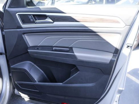 Certified 2022 Volkswagen Atlas SE image 38