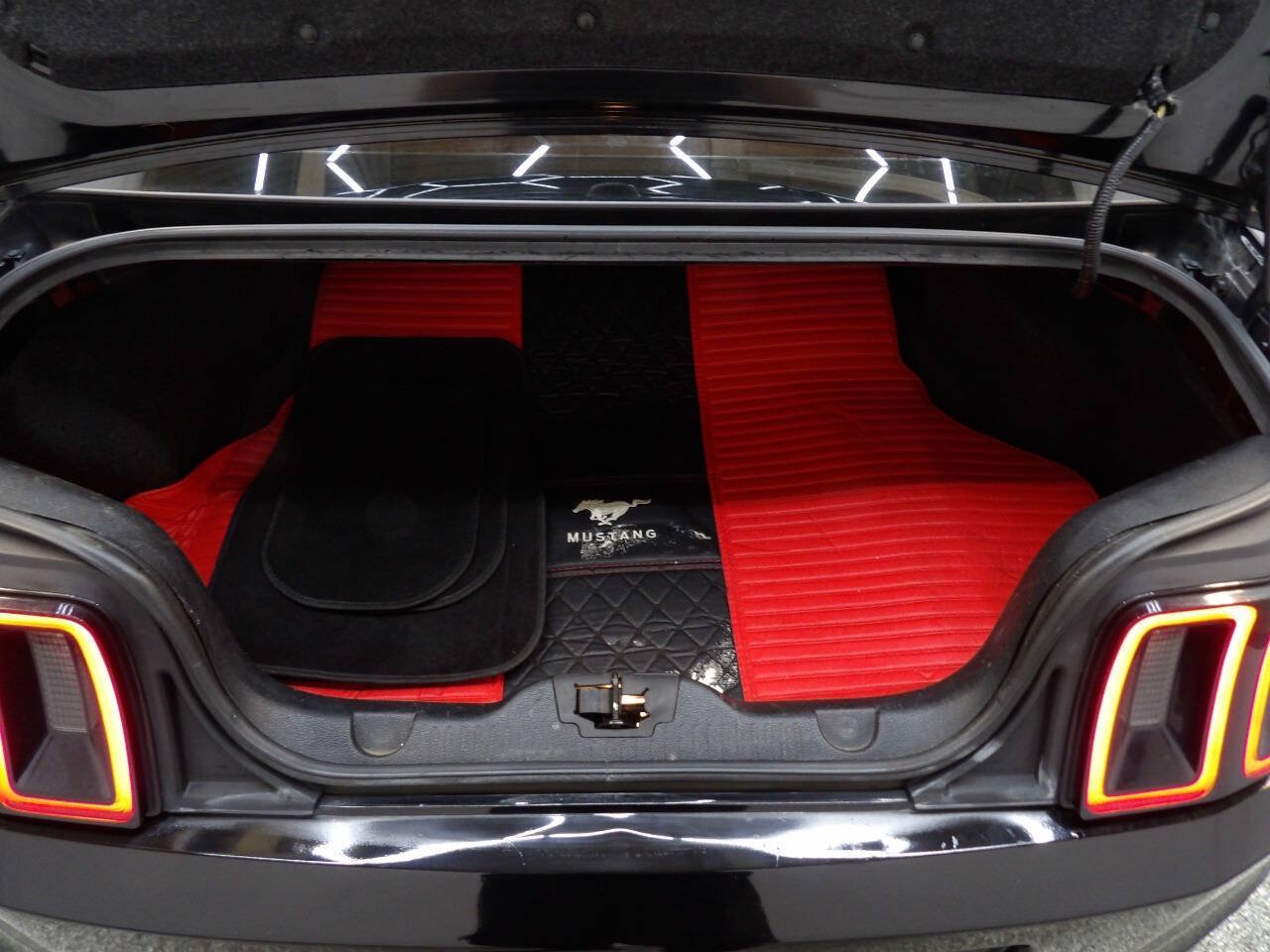 Used 2014 Ford Mustang Premium RWD image 11