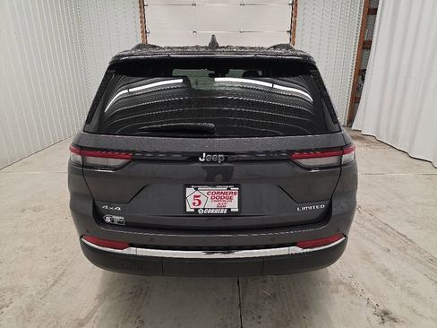 Used 2024 Jeep Grand Cherokee Limited AWD/4WD image 4
