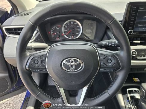 Used 2022 Toyota Corolla Cross LE w/ Moonroof Package AWD/4WD image 19