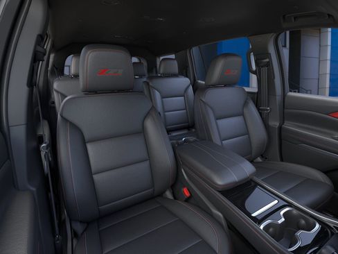 New 2026 Chevrolet Traverse Z71 w/ Driver Confidence Package image 16