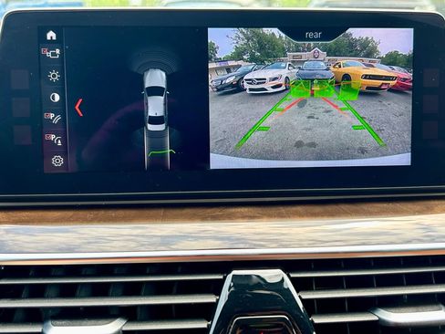 Used 2018 BMW 530i xDrive image 24