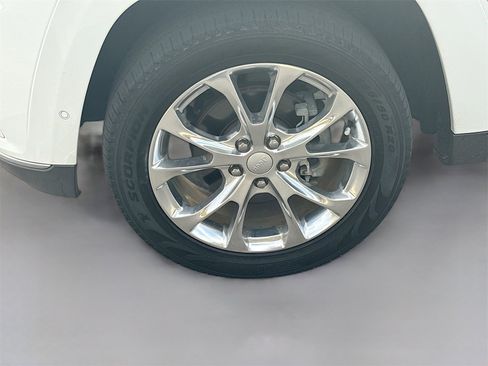 Used 2020 Jeep Grand Cherokee Summit image 33