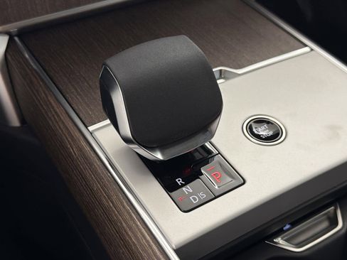 New 2025 Land Rover Range Rover SE image 15