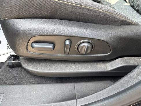 Used 2024 Chevrolet Equinox LT w/ LPO, Floor Liner Package FWD image 30