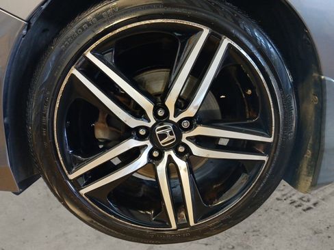 Used 2016 Honda Accord Touring image 14