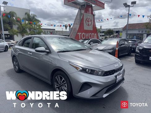 Used 2022 Kia Forte LXS w/ LXS Technology Package image 1