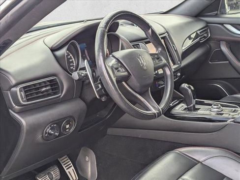 Used 2017 Maserati Levante w/ Sport Package image 10