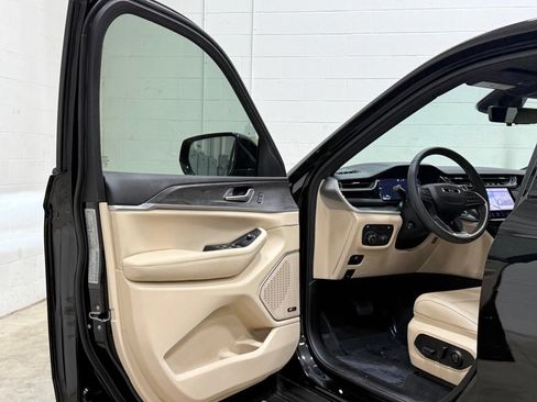 Used 2022 Jeep Grand Cherokee Limited 4xe w/ Luxury Tech Group II AWD/4WD image 20