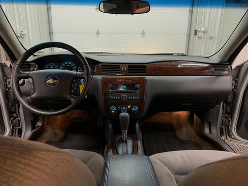 Used 2011 Chevrolet Impala LT image 28