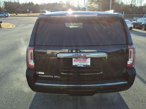 Used 2018 GMC Yukon XL Denali w/ Open Road Package image 12
