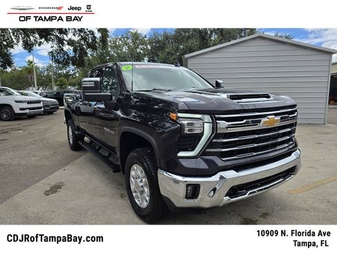 Used 2024 Chevrolet Silverado 2500 LTZ image 1
