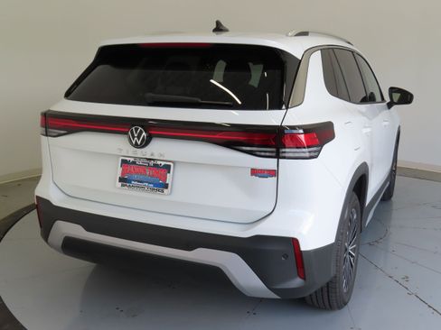 New 2025 Volkswagen Tiguan S image 4