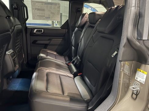 New 2025 Ford Bronco Badlands w/ Sasquatch Package image 23