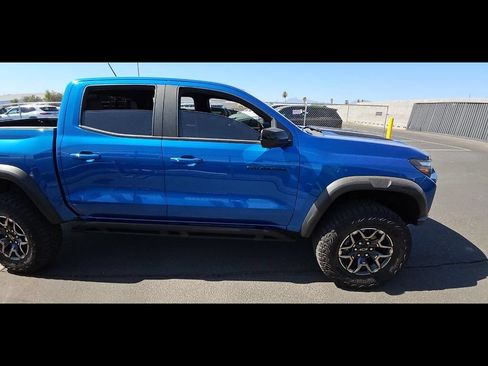 Used 2024 Chevrolet Colorado ZR2 w/ ZR2 Convenience Package III AWD/4WD image 9