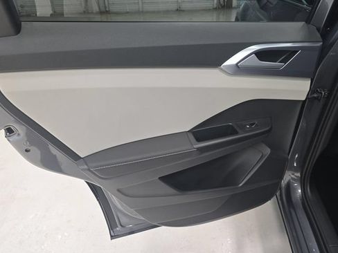New 2026 Volkswagen Taos SE FWD image 13