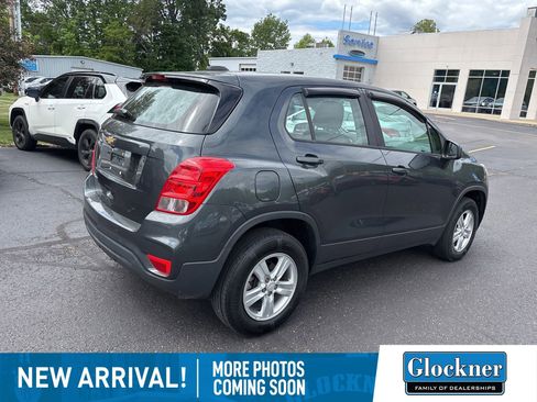 Used 2020 Chevrolet Trax LS AWD/4WD image 3