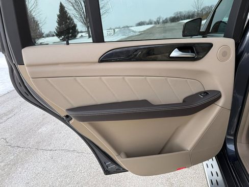 Used 2016 Mercedes-Benz GL 450 4MATIC w/ Premium I Package image 33