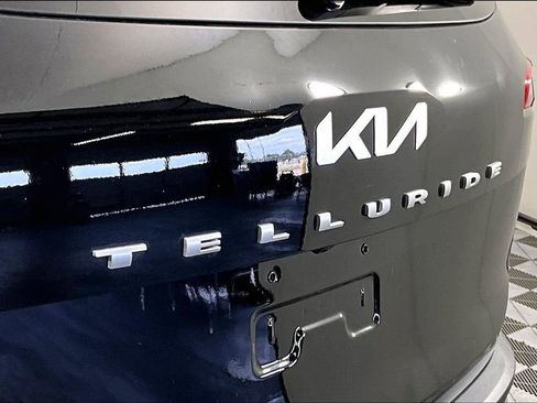 Used 2022 Kia Telluride S FWD image 23