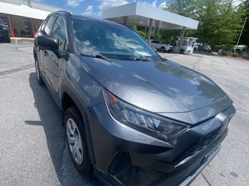 Used 2021 Toyota RAV4 LE AWD/4WD image 5