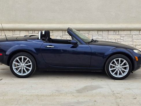 Used 2008 MAZDA MX-5 Miata Touring image 2
