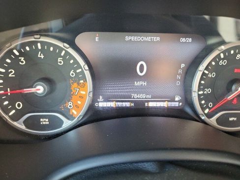 Used 2015 Jeep Renegade Limited image 11