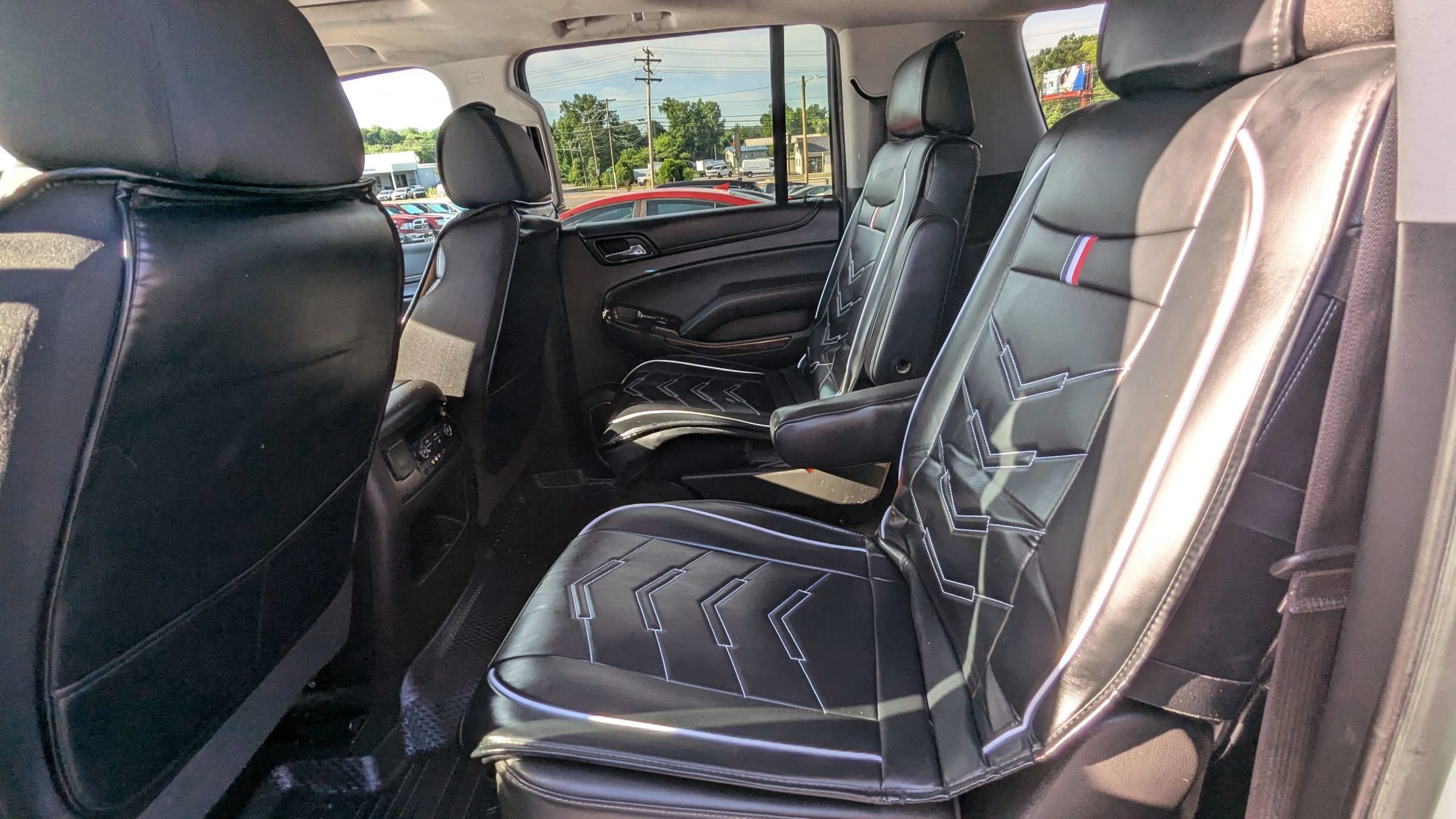 Used 2016 GMC Yukon XL SLT w/ Open Road Package AWD/4WD image 11