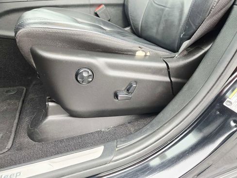 Used 2020 Jeep Grand Cherokee Limited image 38