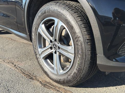 Used 2019 Mercedes-Benz GLC 300 300 Sport Utility image 21