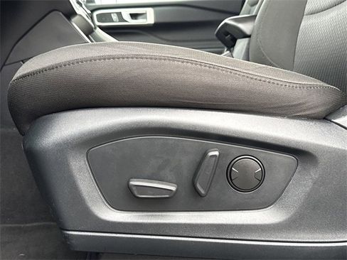 Used 2022 Ford Explorer XLT image 21