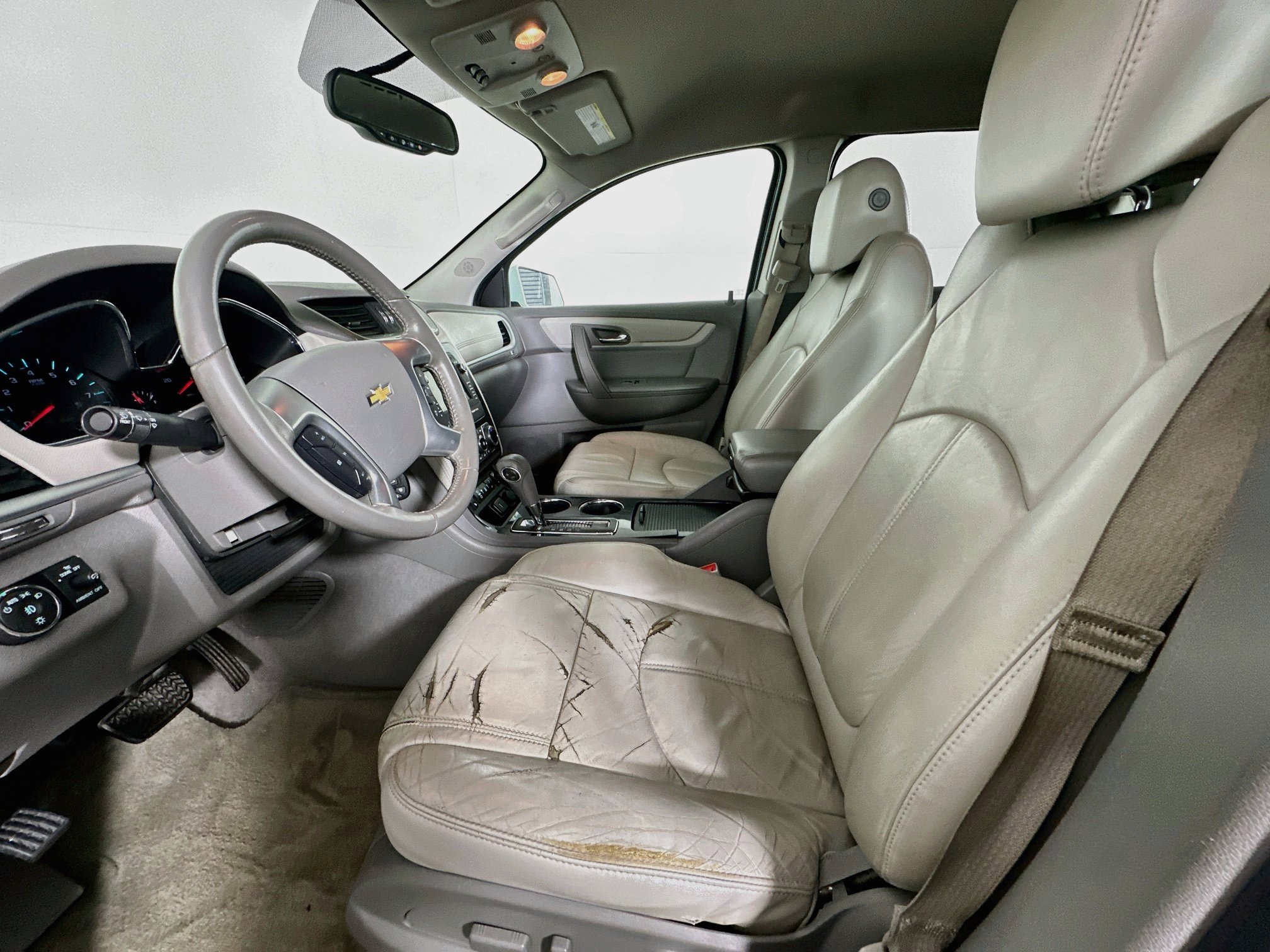 Used 2016 Chevrolet Traverse LT FWD image 13