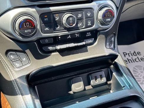 Used 2020 Chevrolet Suburban Premier AWD/4WD image 19