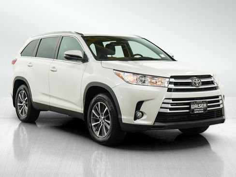 Used 2019 Toyota Highlander XLE AWD/4WD image 7