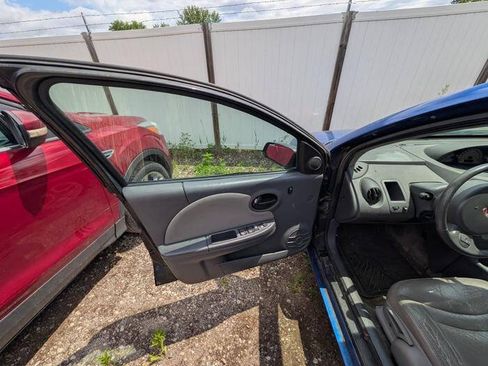 Used 2004 Saturn ION Level 3 w/ Travel Pkg FWD image 22