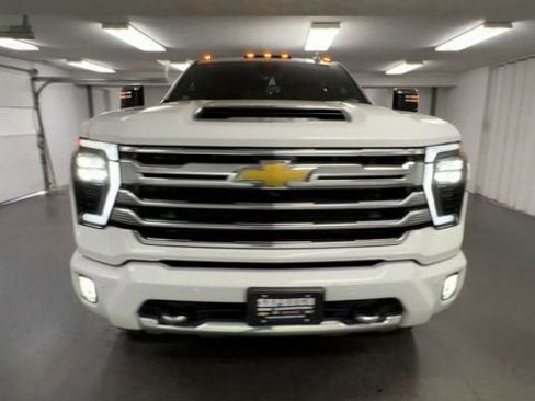 Certified 2024 Chevrolet Silverado 2500 High Country w/ High Country Premium Package AWD/4WD image 3