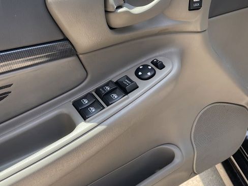 Used 2004 Chevrolet Impala SS w/ Preferred Equipment Group image 7