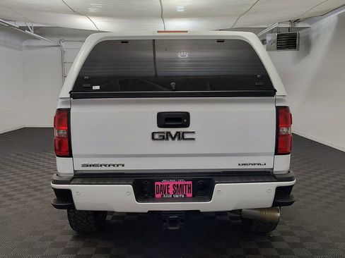 Used 2019 GMC Sierra 2500 Denali w/ Duramax Plus Package AWD/4WD image 10