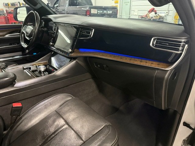 Used 2023 Jeep Grand Wagoneer 4WD image 9