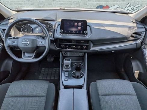 Used 2025 Nissan Rogue SV FWD image 16