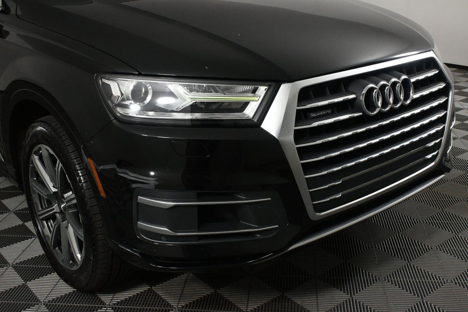 Used 2017 Audi Q7 3.0T Premium AWD/4WD image 34