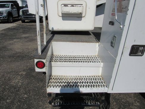 Used 2017 Ford F550 2WD Crew Cab Super Duty image 24