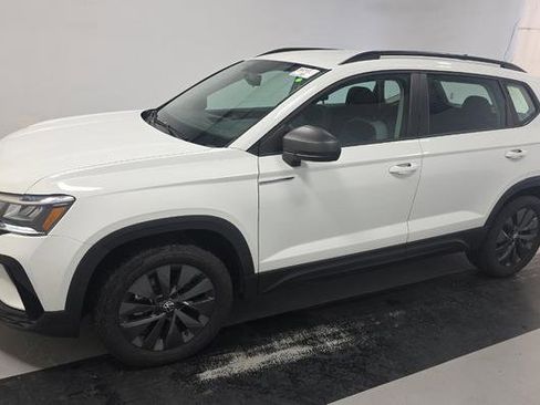 Used 2022 Volkswagen Taos S image 1