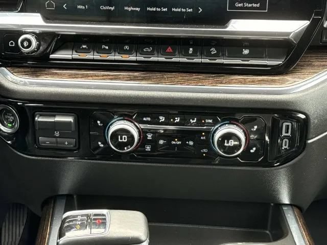 Used 2024 GMC Sierra 1500 Elevation w/ Elevation Premium Package AWD/4WD image 17