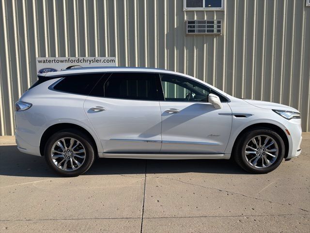 Used 2024 Buick Enclave Avenir AWD/4WD image 1