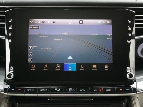 Used 2022 Jeep Wagoneer Series I w/ Premium Group I AWD/4WD image 15