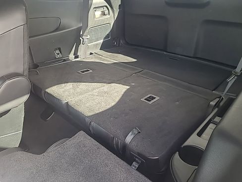 Used 2022 Ford Explorer XLT w/ Equipment Group 202A image 18