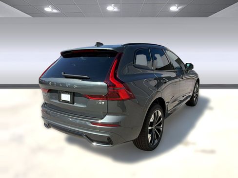 New 2026 Volvo XC60 T8 Plus w/ Climate Package AWD/4WD image 9
